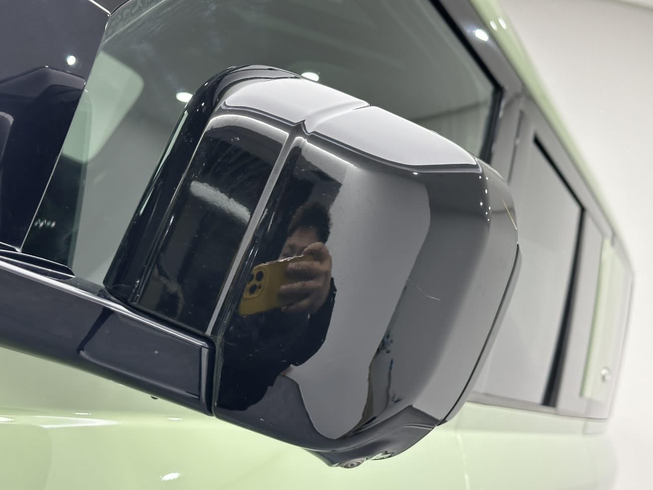 Land Rover Defender 2023