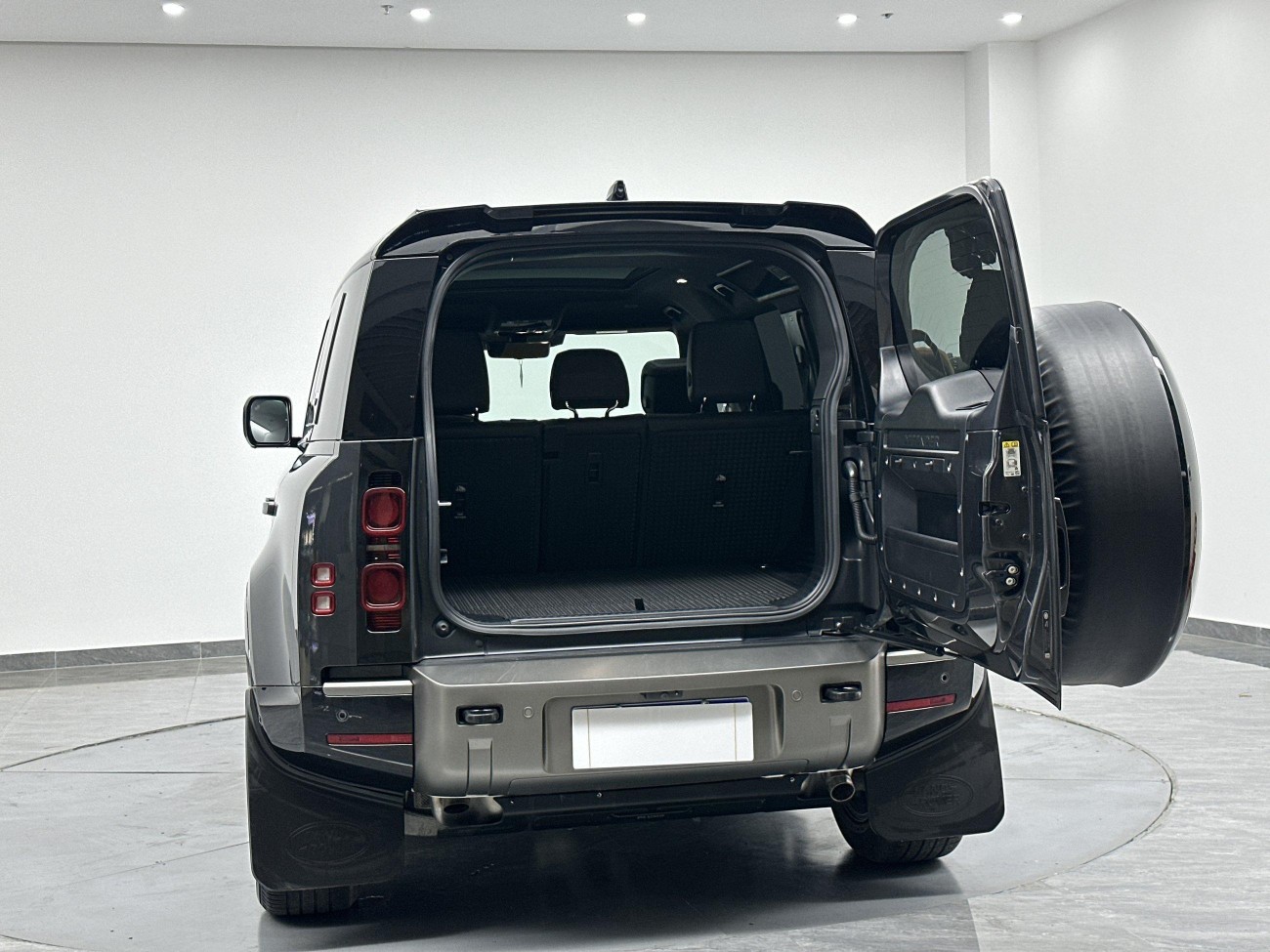 Land Rover Defender 2024