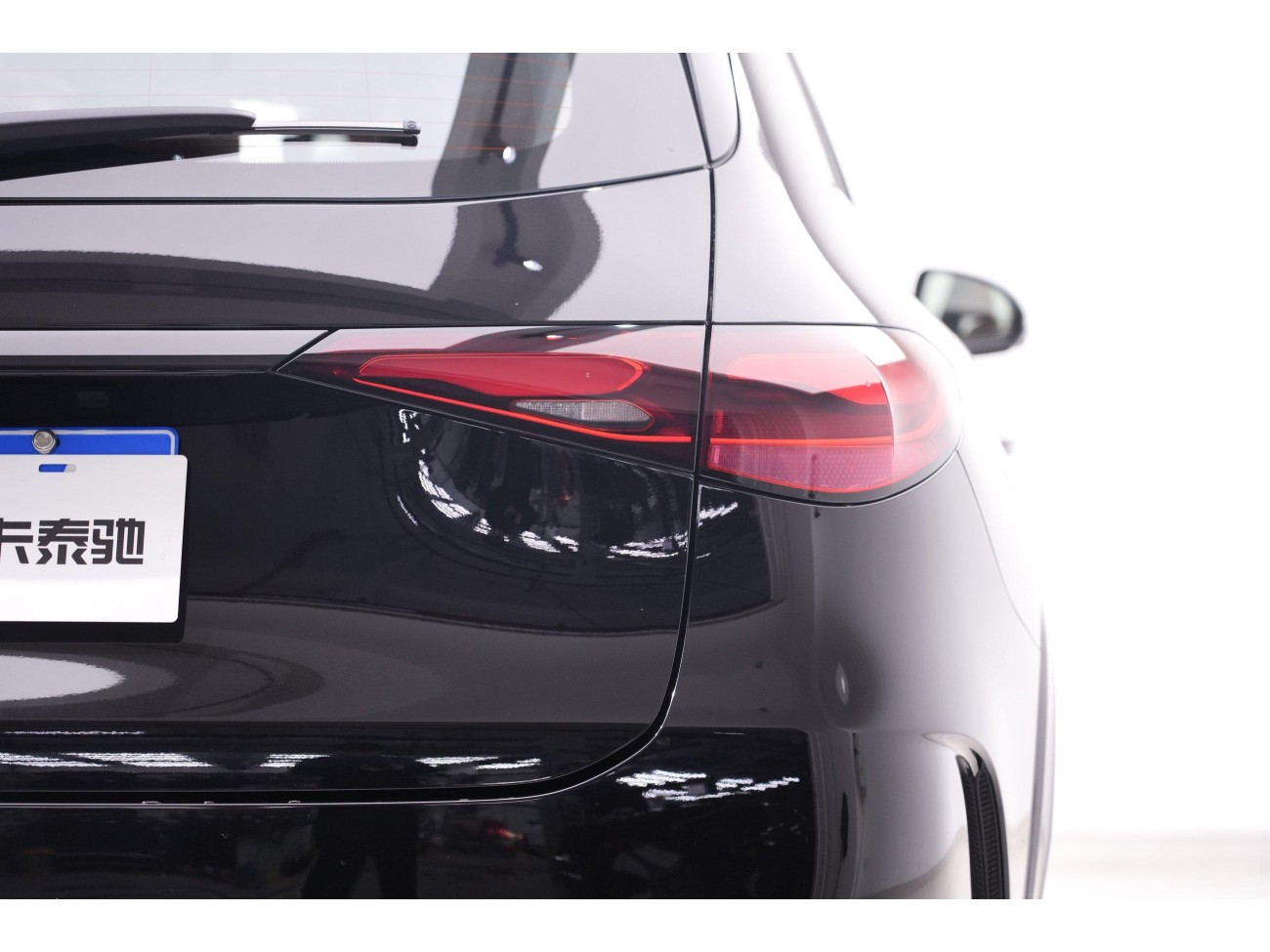 Mercedes-Benz GLC 260 L 2025