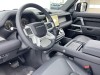 Land Rover Defender 2024