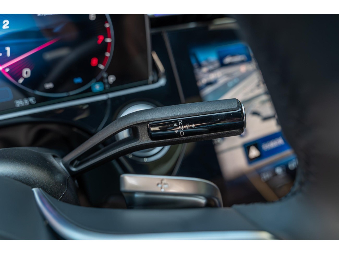 Mercedes-Benz E 300 L 2025