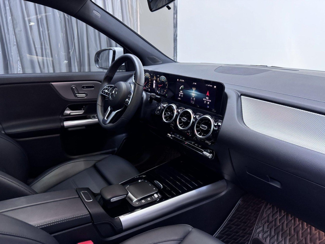 Mercedes-Benz GLA 200 2023