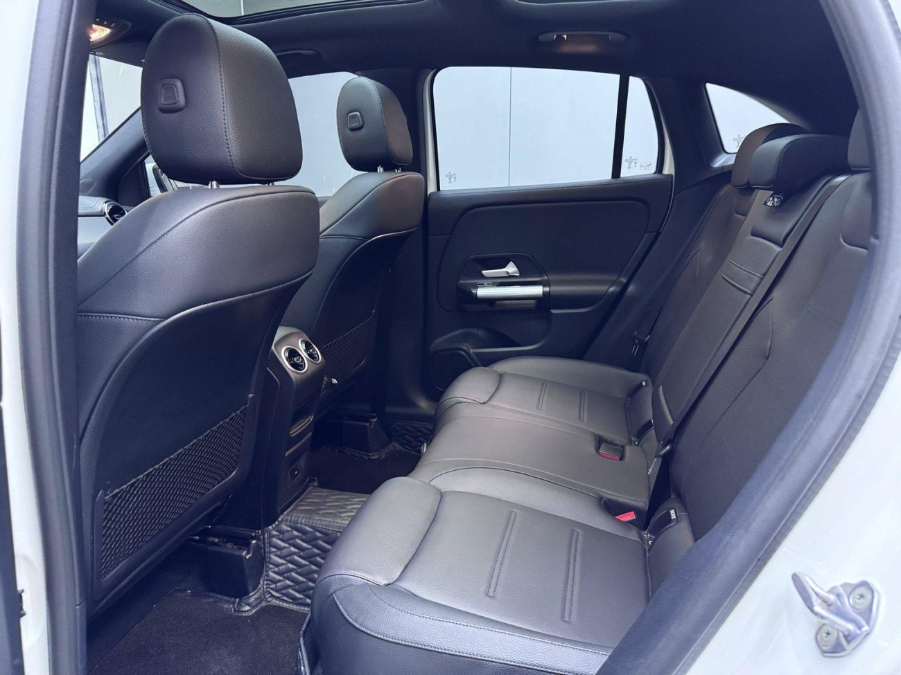 Mercedes-Benz GLA 200 2023