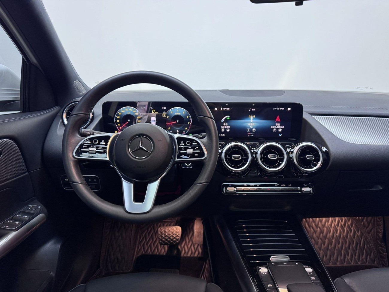 Mercedes-Benz GLA 200 2023