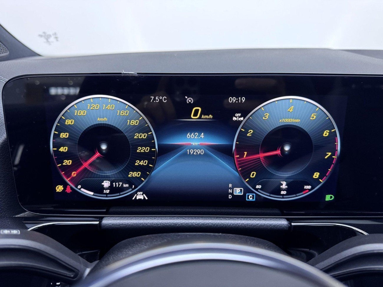 Mercedes-Benz GLA 200 2023