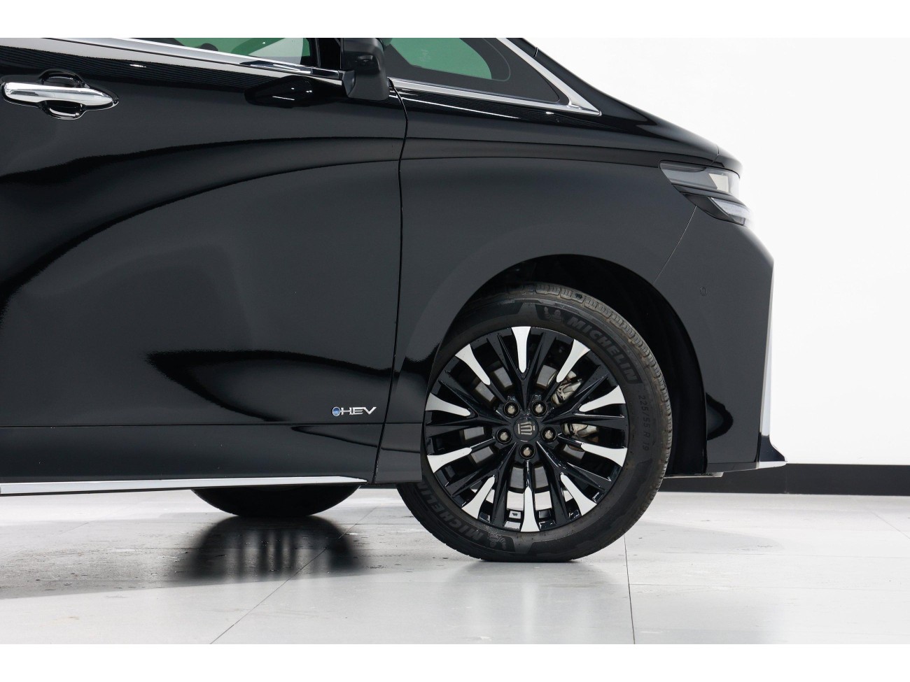 Toyota Vellfire 2024