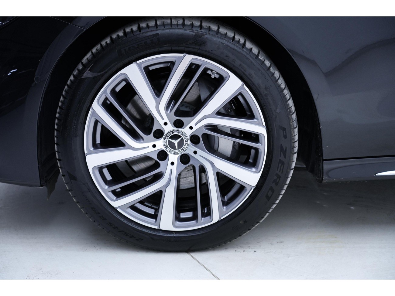 Mercedes-Benz E 300 L 2025