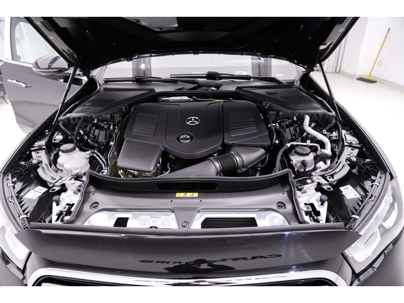 Mercedes-Benz E 300 L 2025