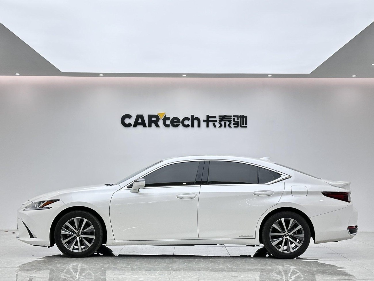 Lexus ES 300h 2020