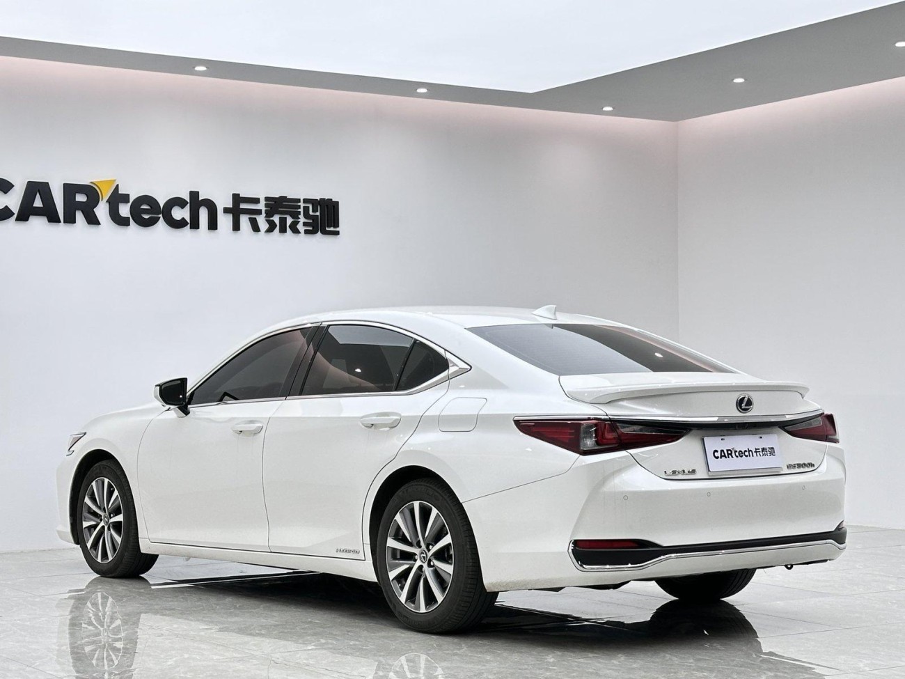 Lexus ES 300h 2020