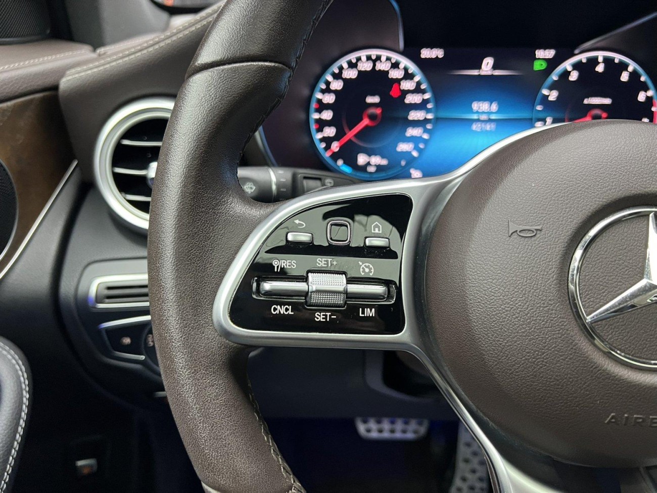 Mercedes-Benz GLC 260 L 2020