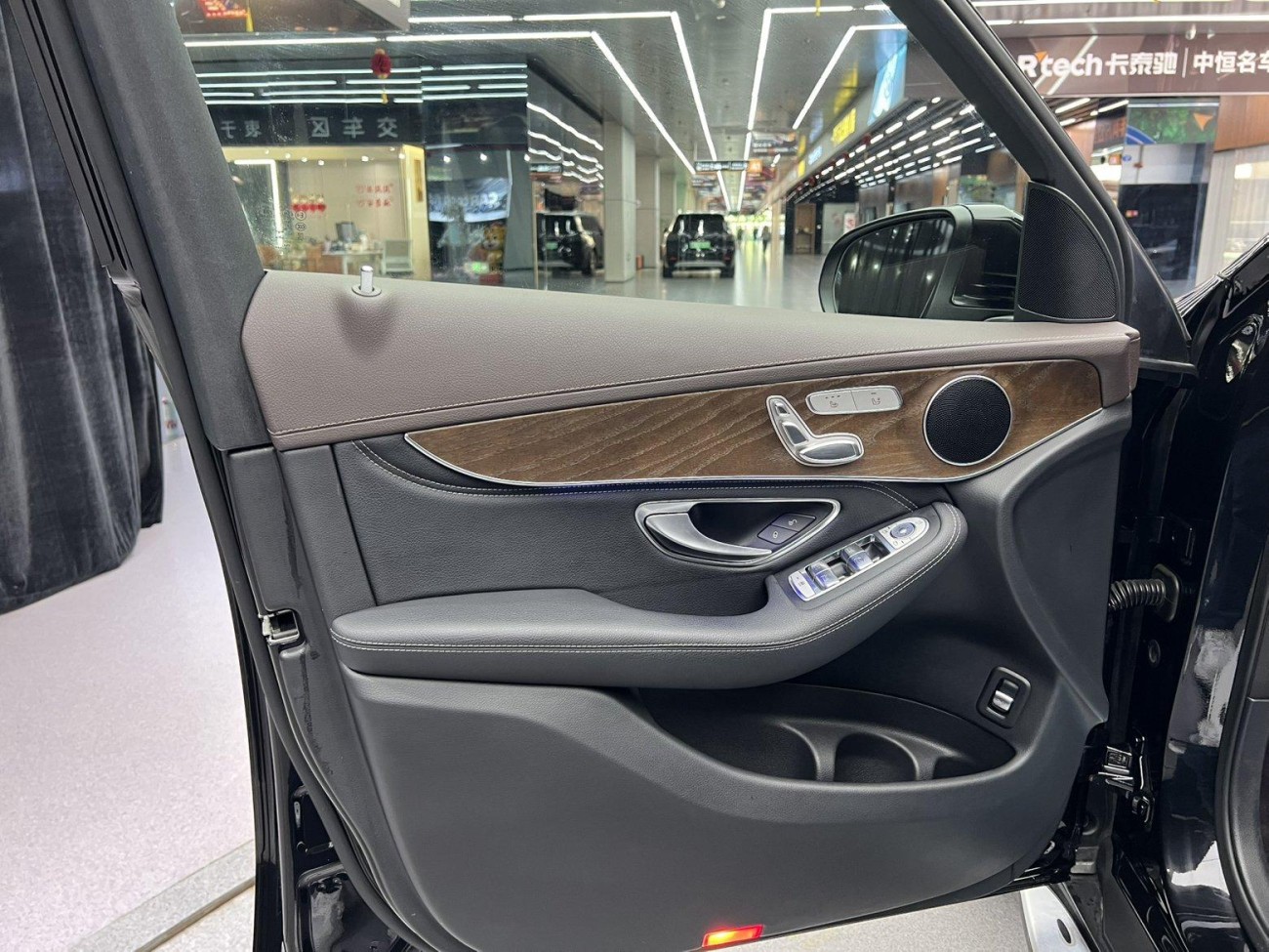 Mercedes-Benz GLC 260 L 2020