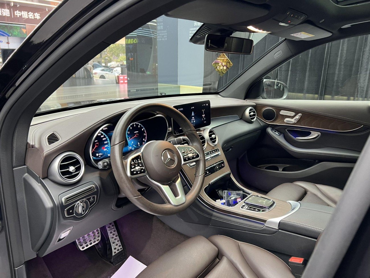 Mercedes-Benz GLC 260 L 2020