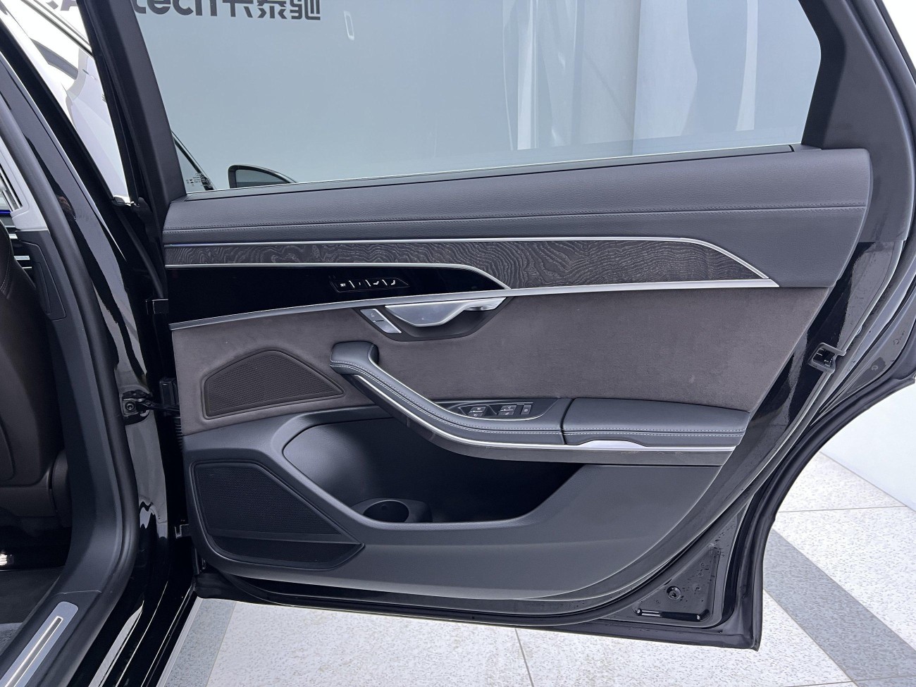 Audi A8L 50 TFSI 2023