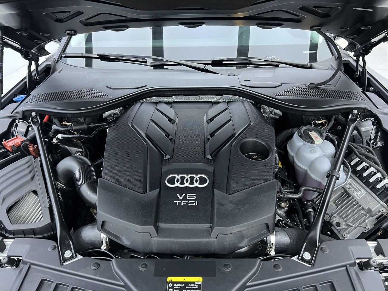 Audi A8L 50 TFSI 2023