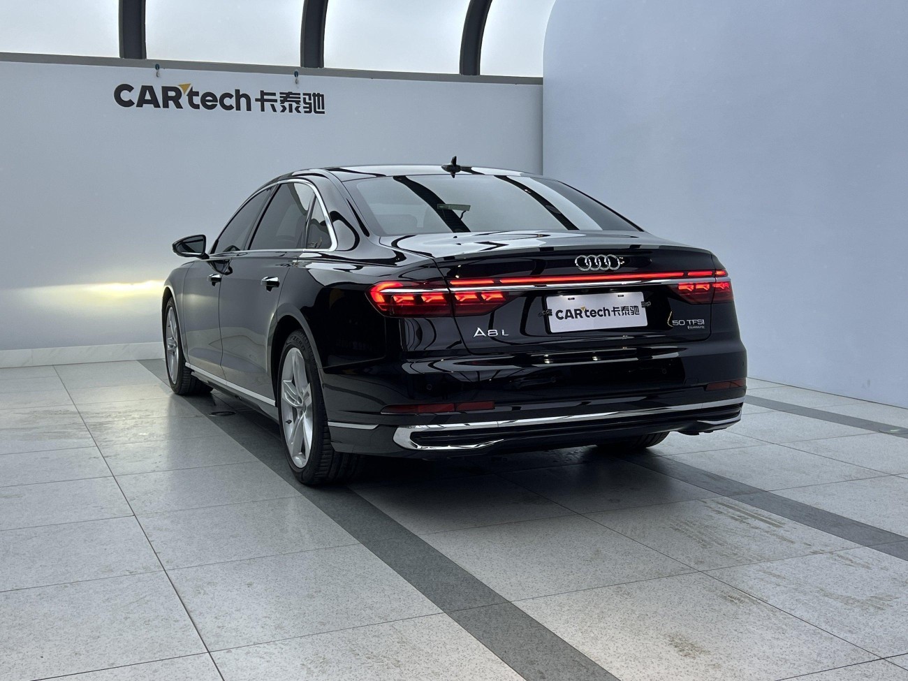 Audi A8L 50 TFSI 2023