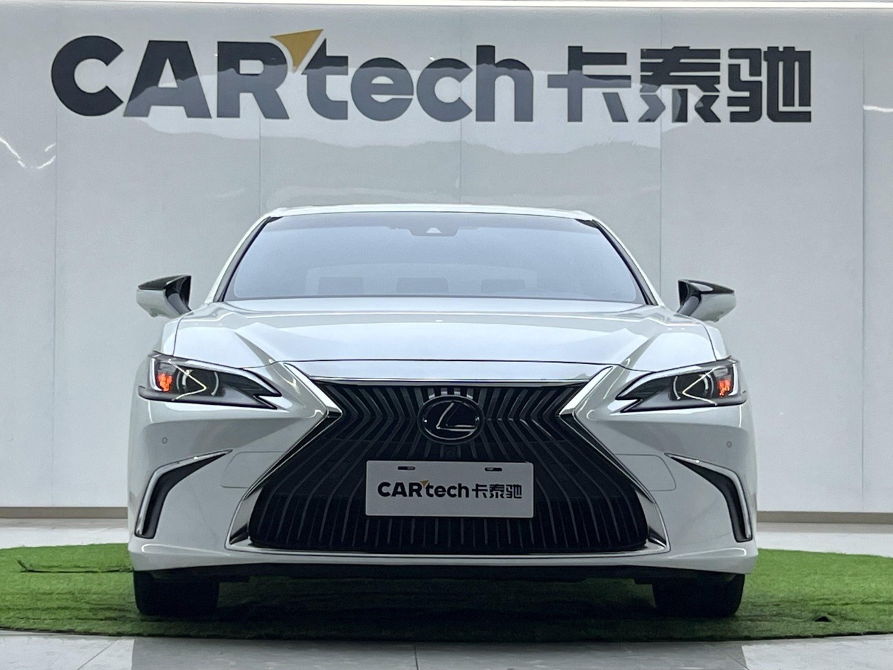 Lexus ES 300h 2021