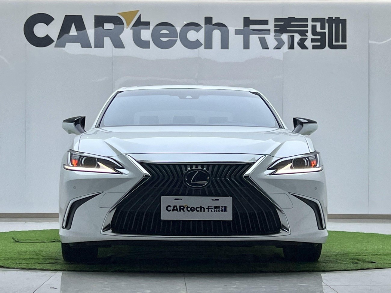Lexus ES 300h 2021