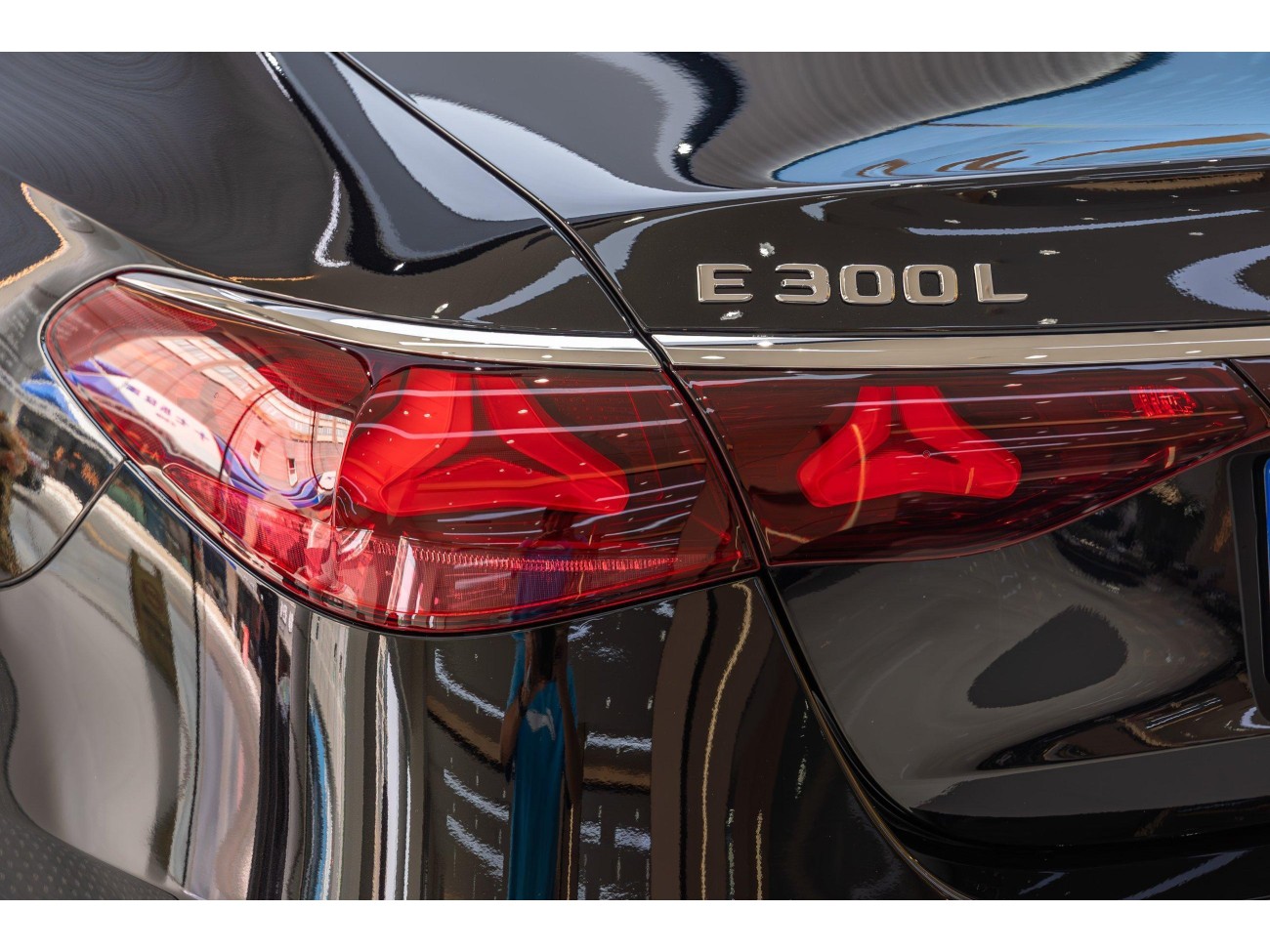 Mercedes-Benz E 300 L 2025