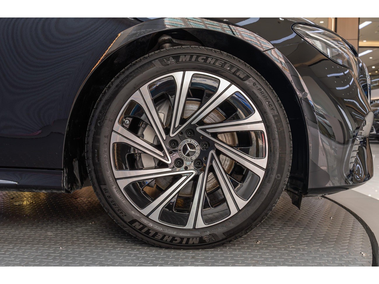 Mercedes-Benz E 300 L 2025