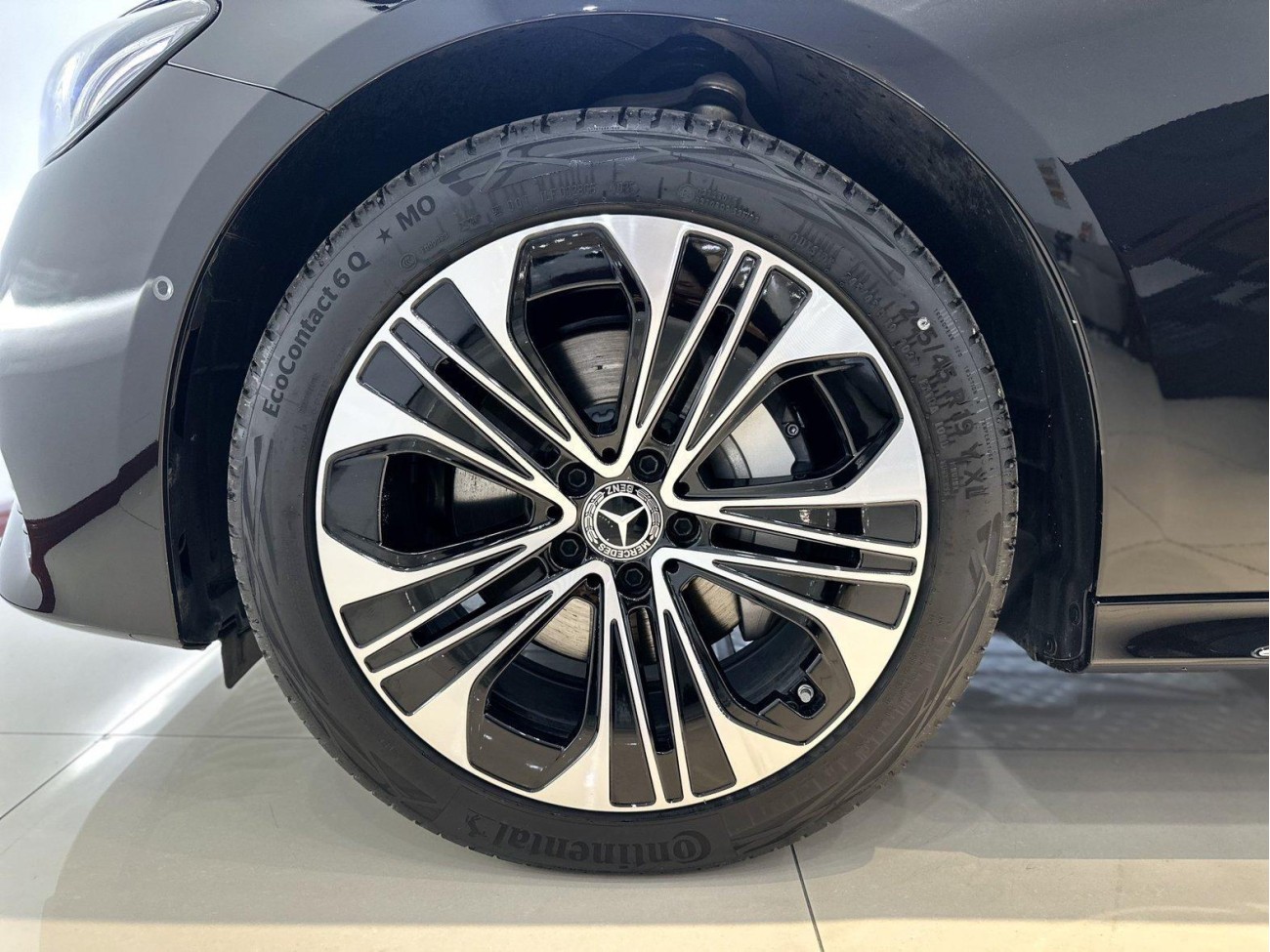 Mercedes-Benz E 300 L 2025