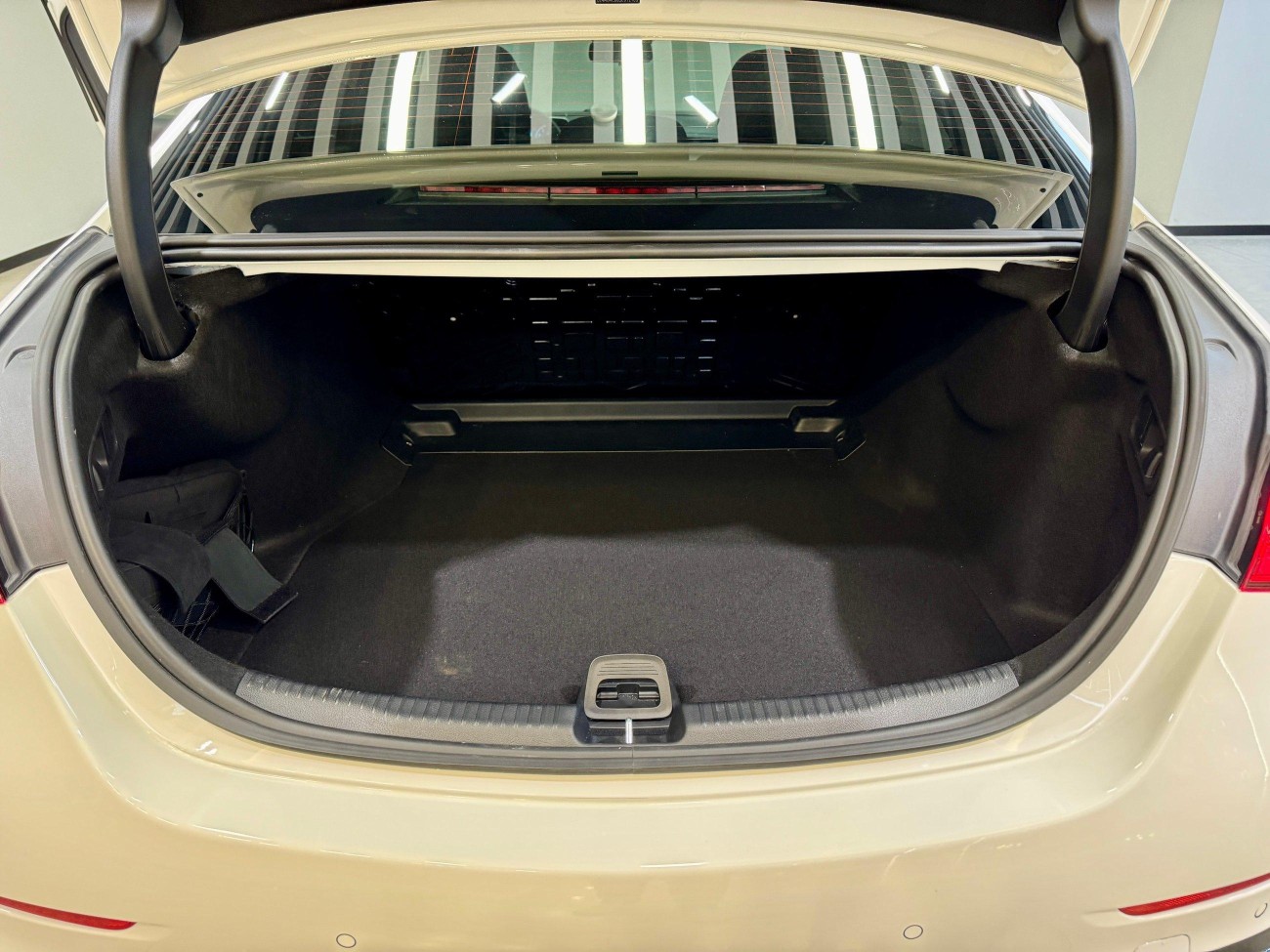 Mercedes-Benz C 260 L 2025