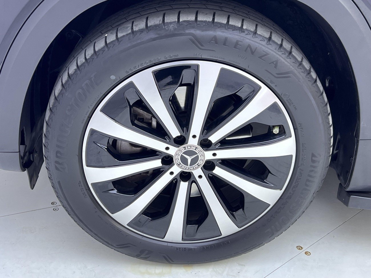 Mercedes-Benz GLB 2024