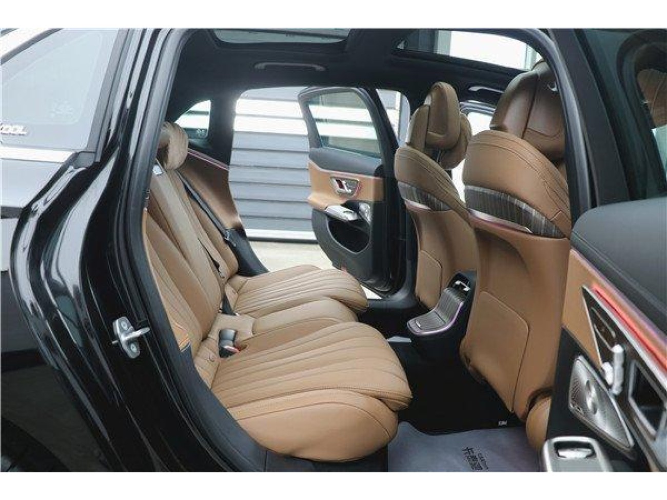 Mercedes-Benz E 300 L 2025