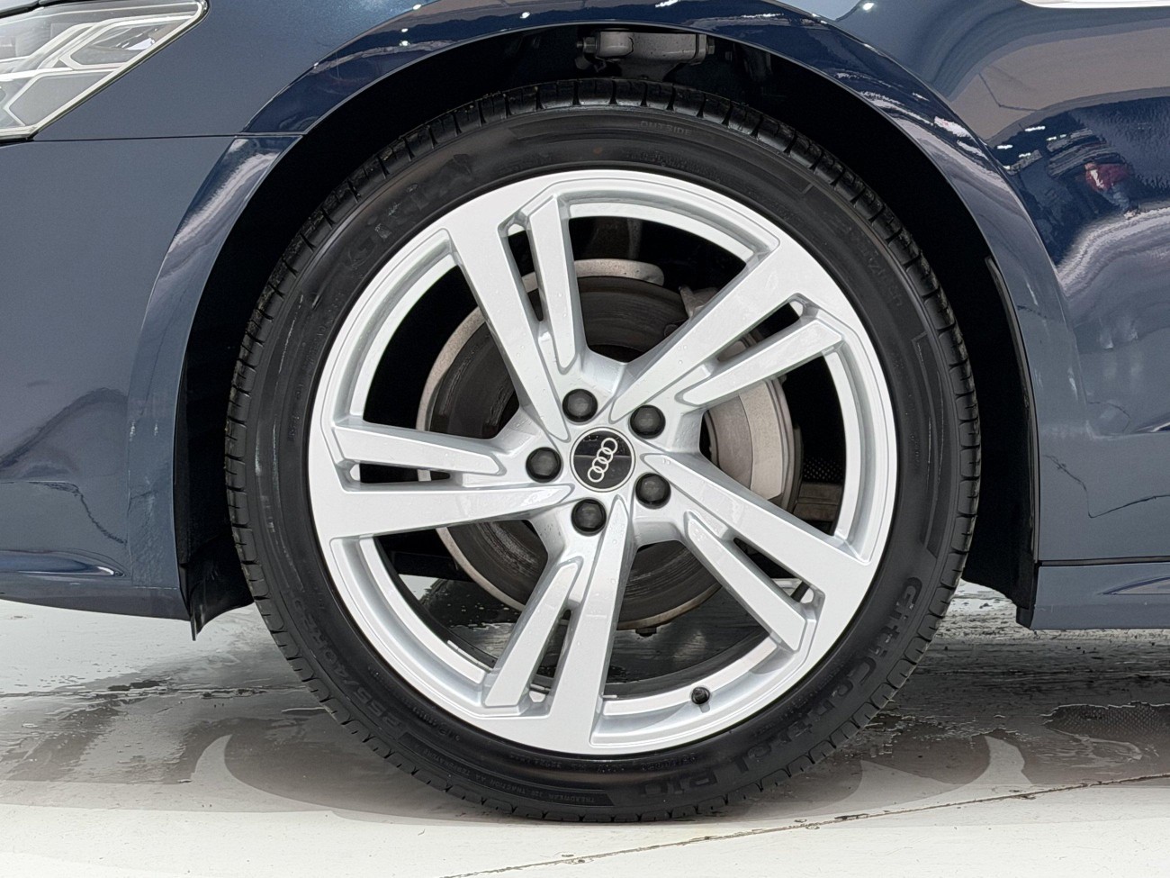 Audi A7L 45 TFSI 2023