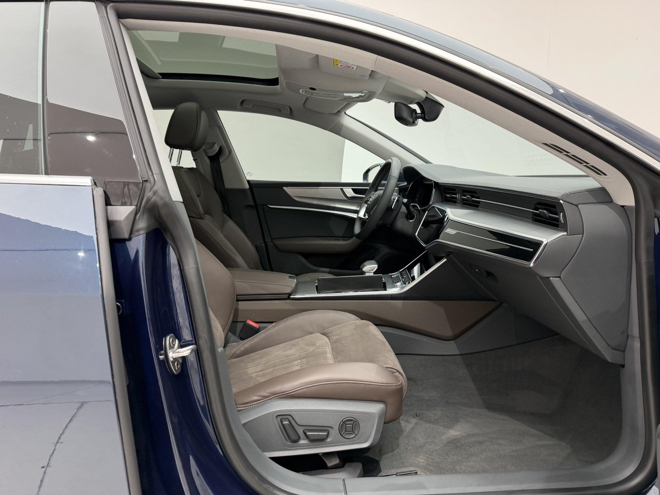 Audi A7L 45 TFSI 2023