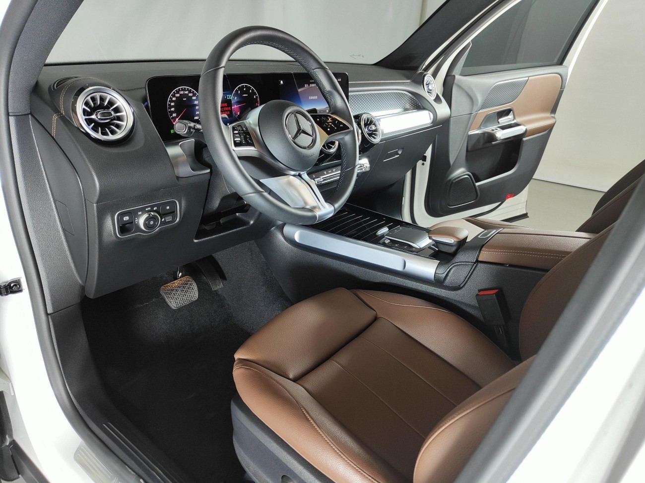 Mercedes-Benz GLB 2024