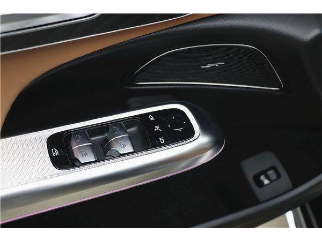 Mercedes-Benz E 260 L 2026