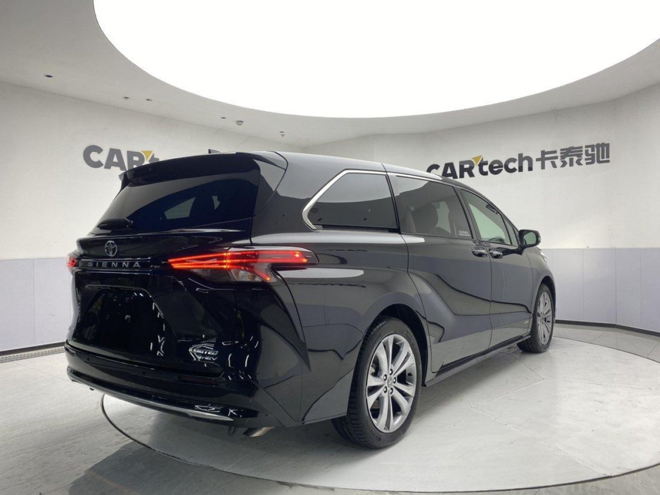 Toyota Sienna 2025