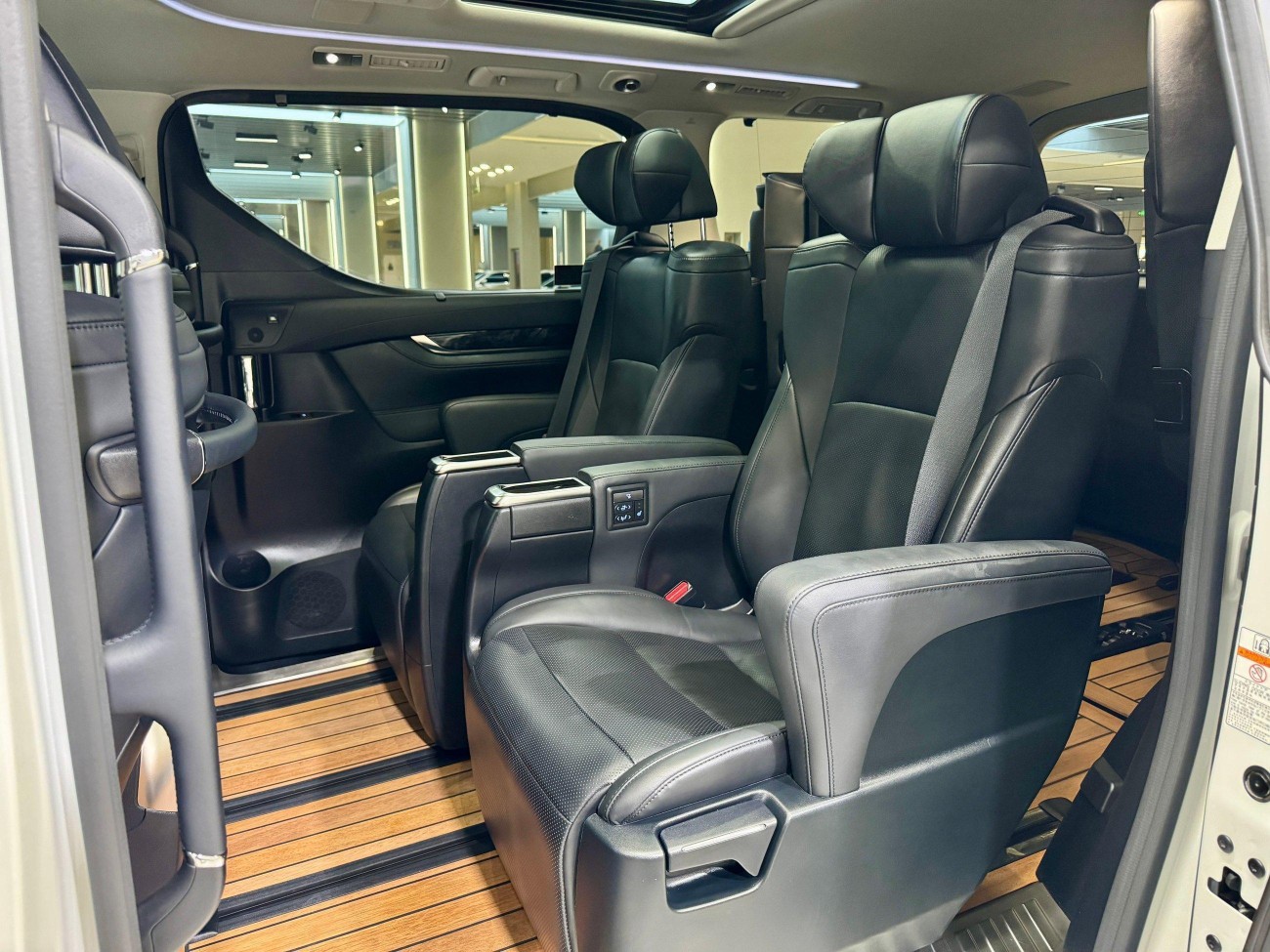 Toyota Alphard 2021
