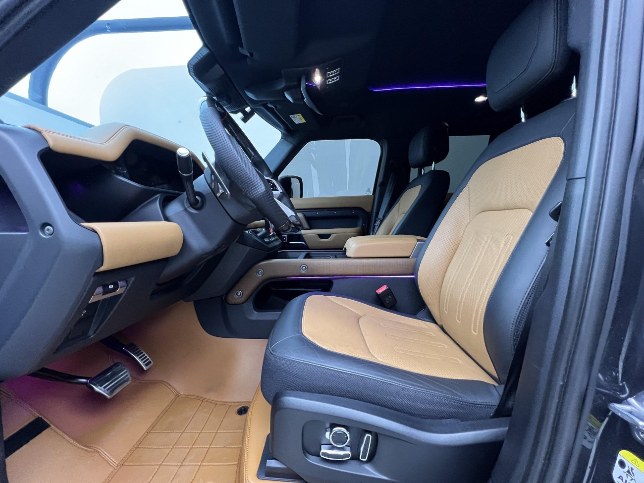 Land Rover Defender 2023