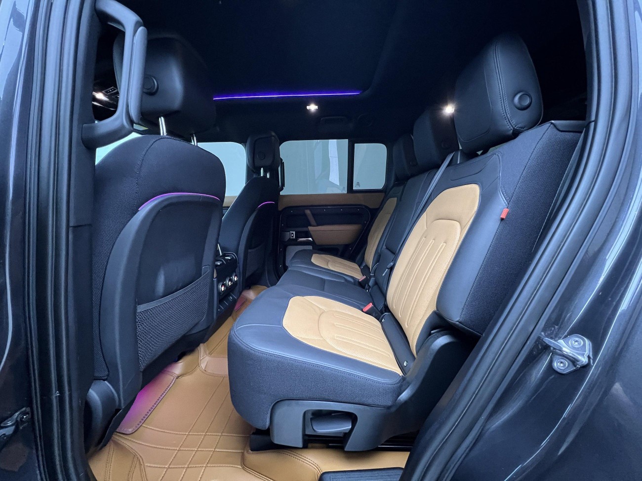 Land Rover Defender 2023