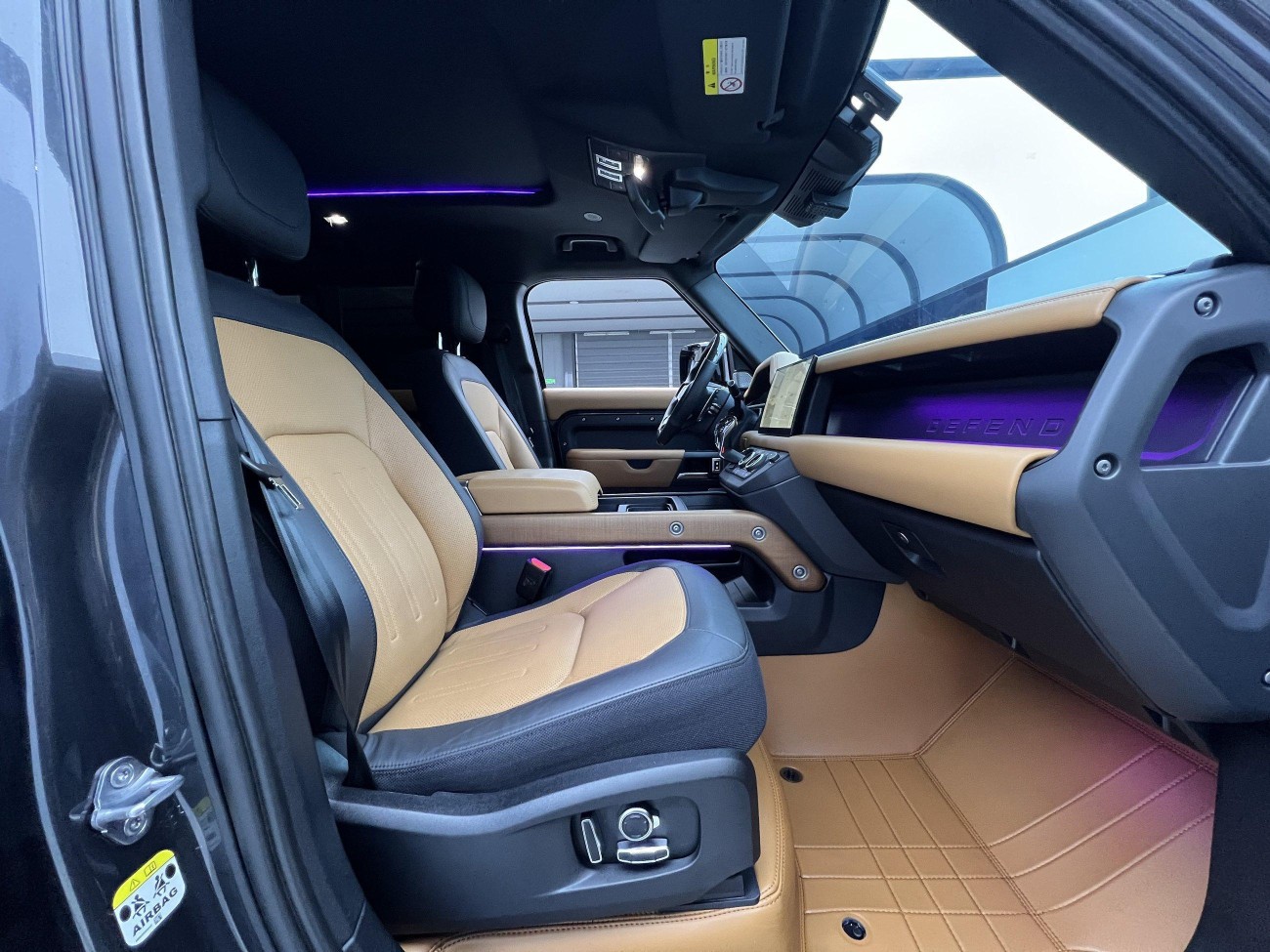 Land Rover Defender 2023