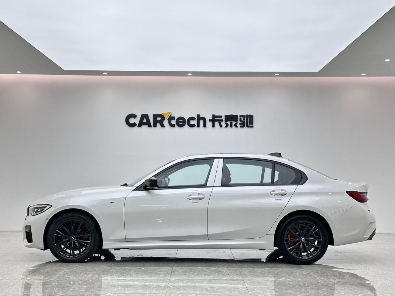 BMW 330Li 2021