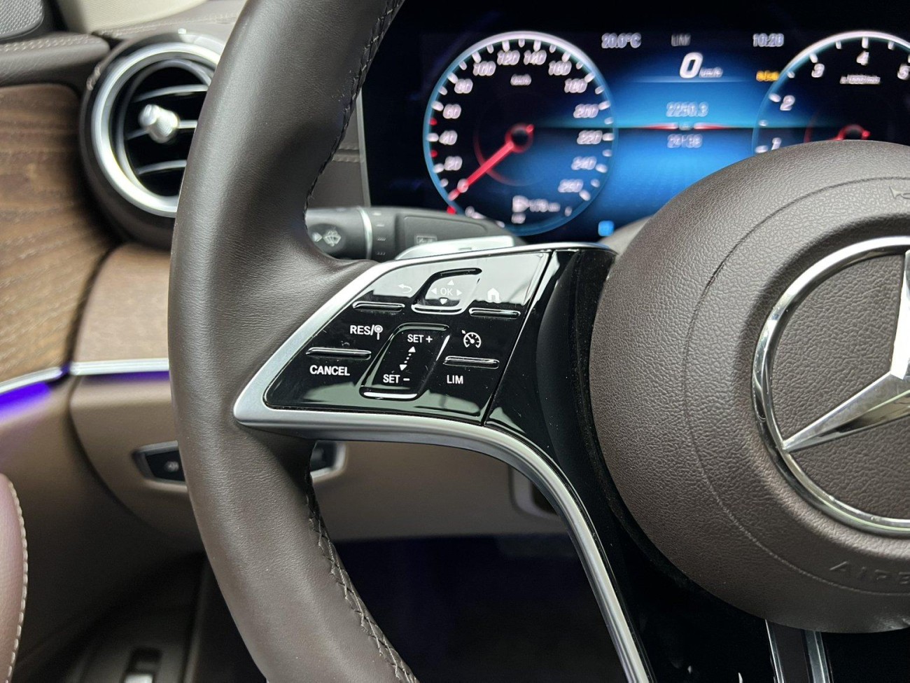 Mercedes-Benz E 300 L 2023