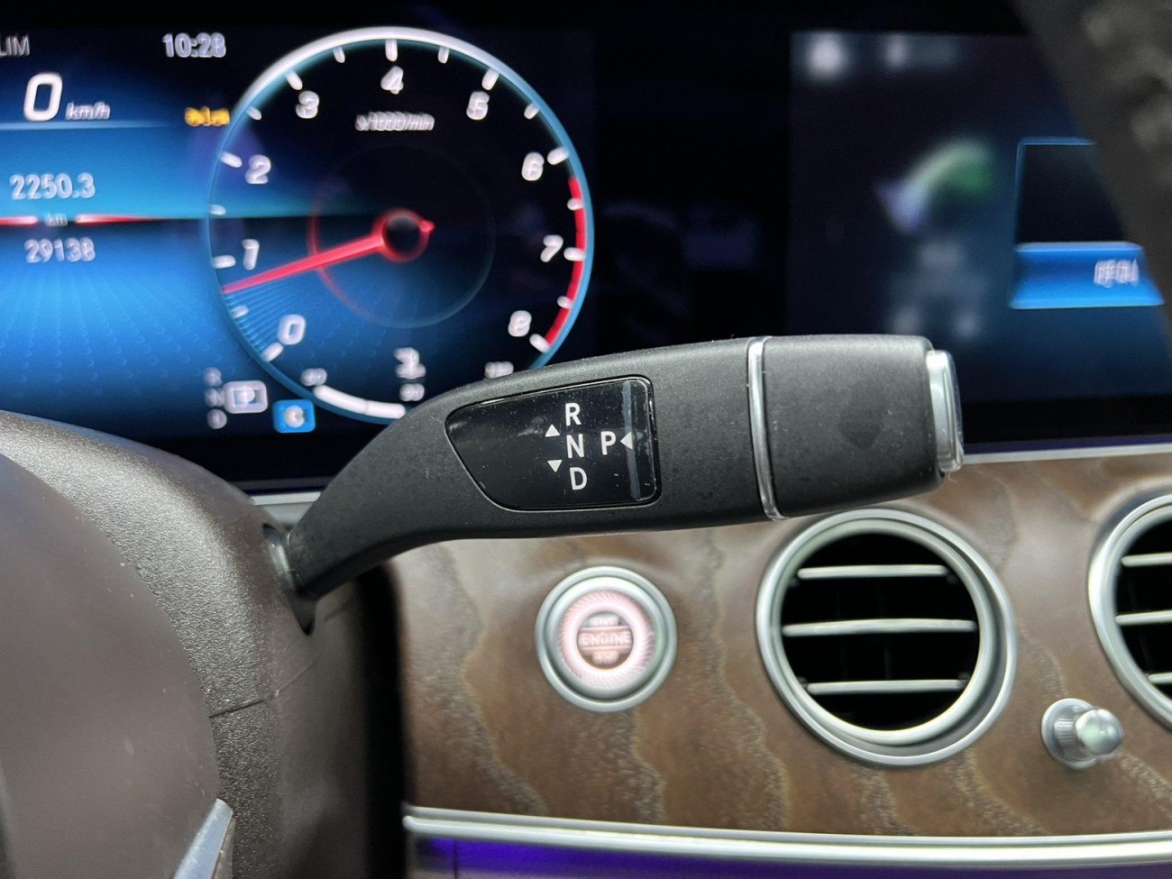 Mercedes-Benz E 300 L 2023