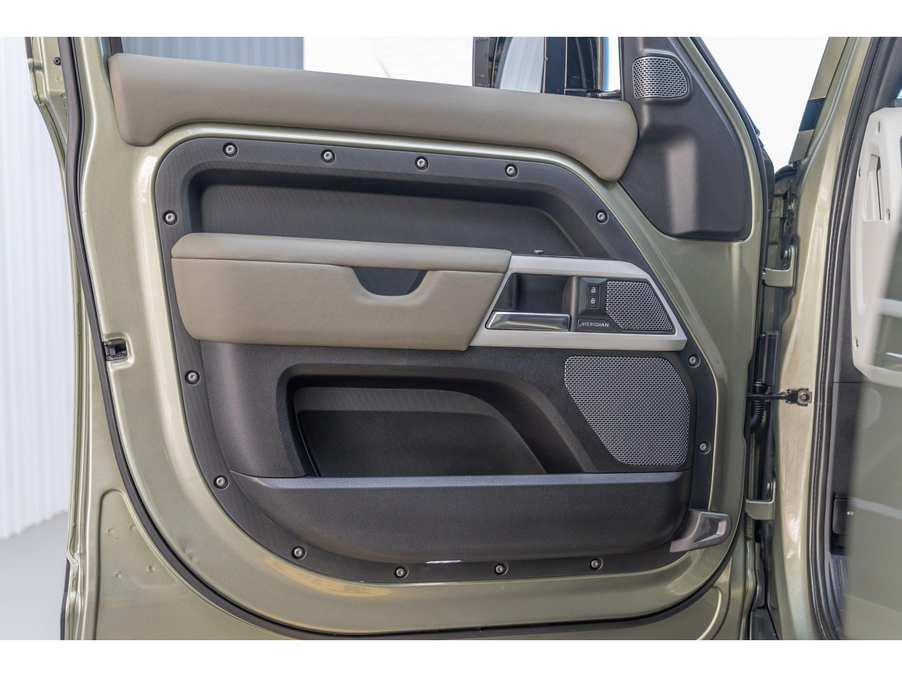 Land Rover Defender 2020