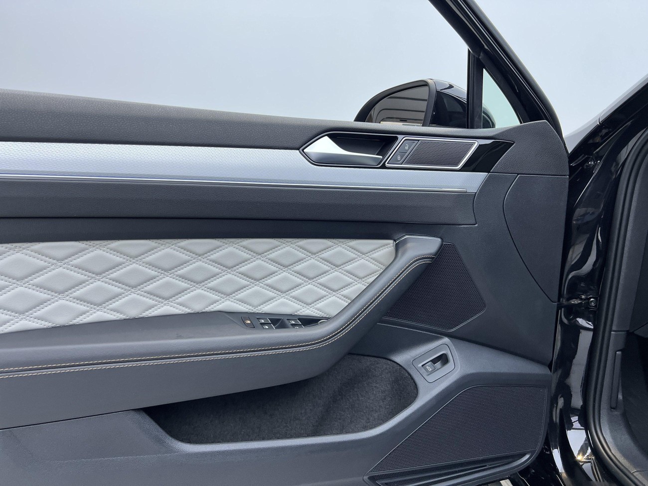 Volkswagen Magotan 2025