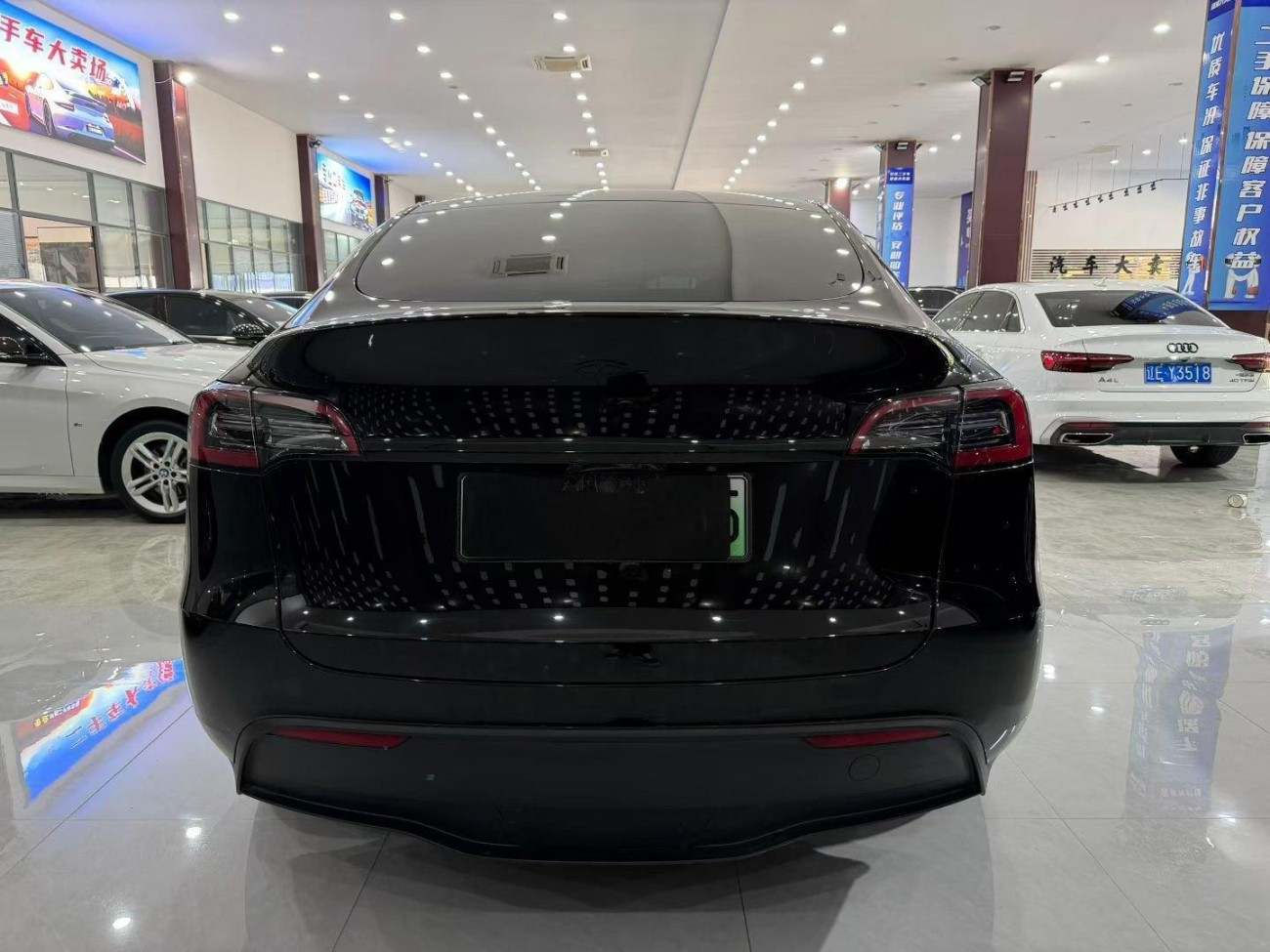 Tesla Model Y 2023