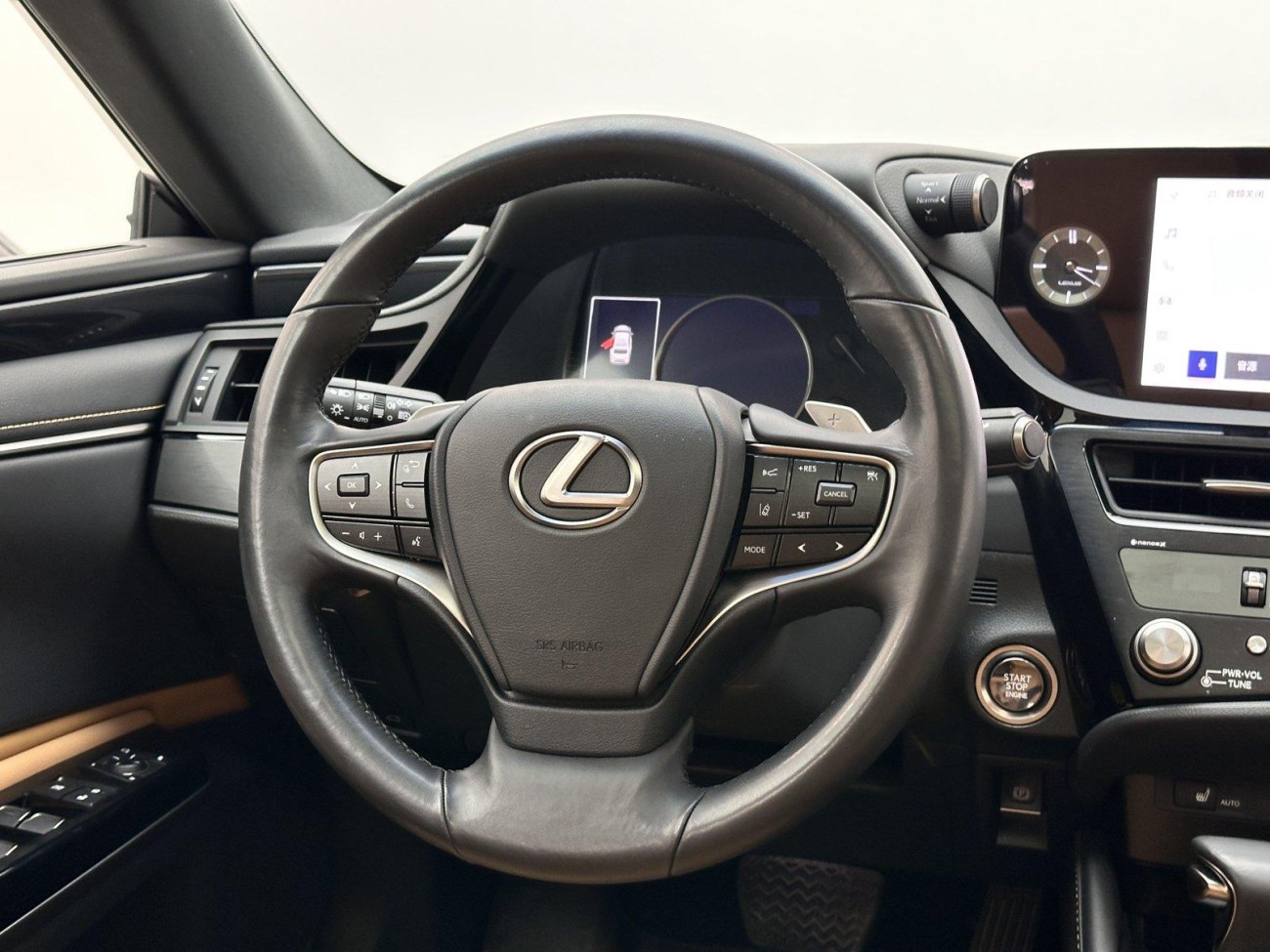Lexus ES 200 2023