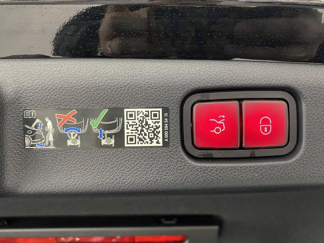 Mercedes-Benz E 300 L 2025