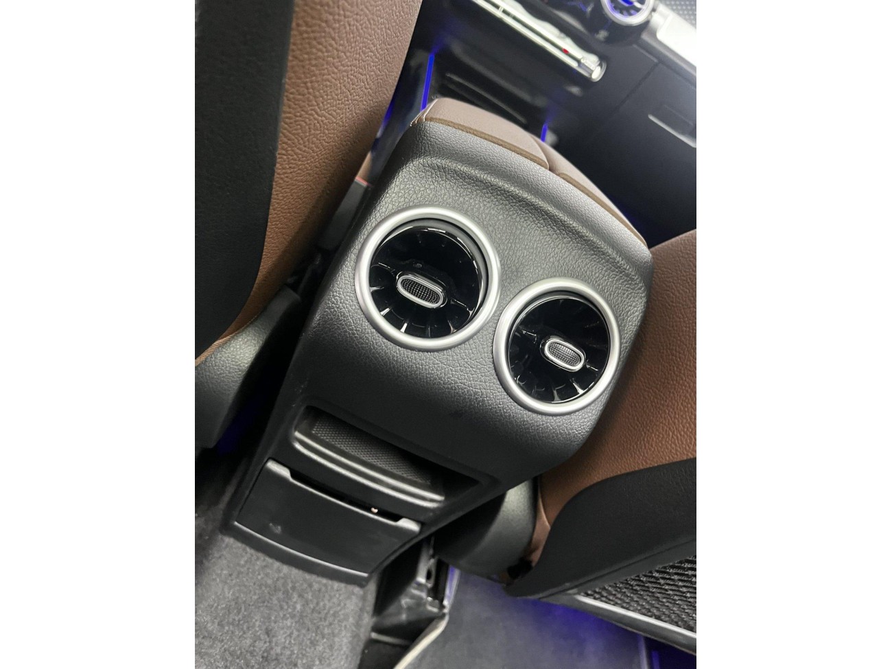 Mercedes-Benz GLB 2025