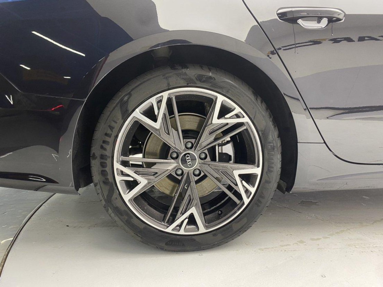 Audi A7L 45 TFSI 2023