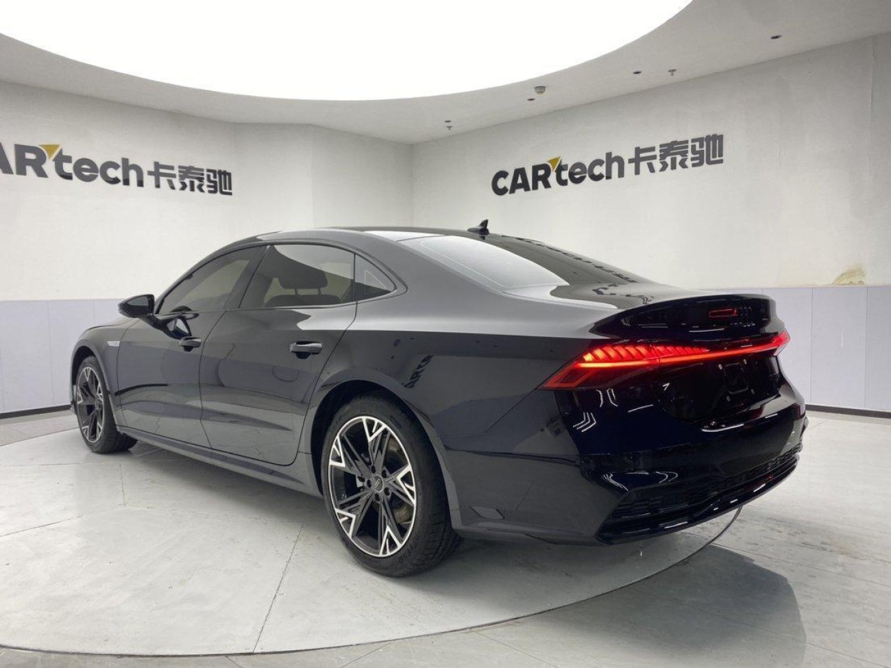 Audi A7L 45 TFSI 2023