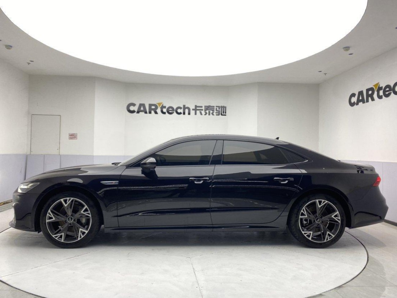 Audi A7L 45 TFSI 2023