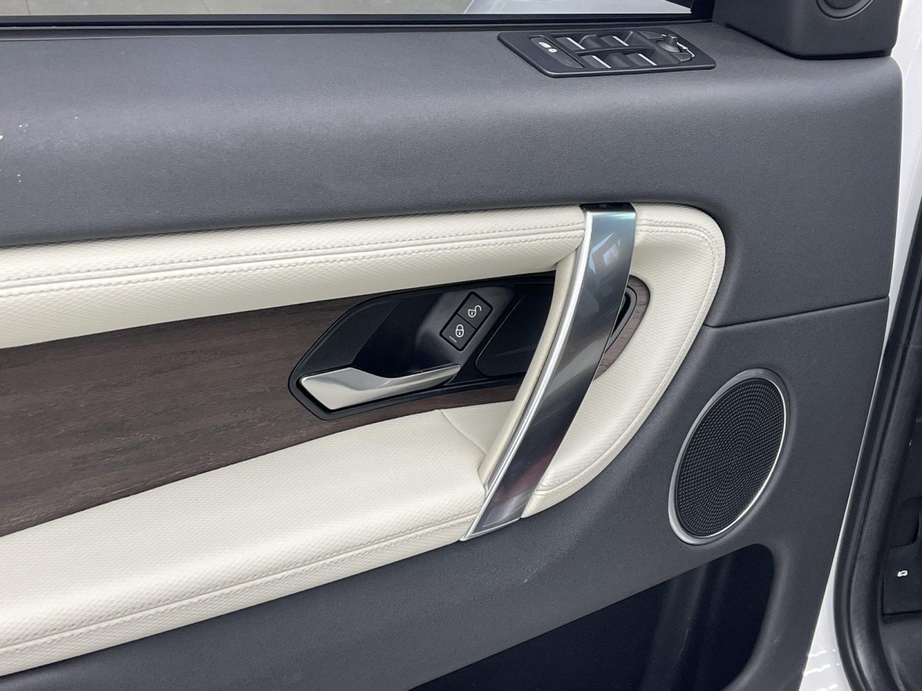 Land Rover Discovery Sport 2021